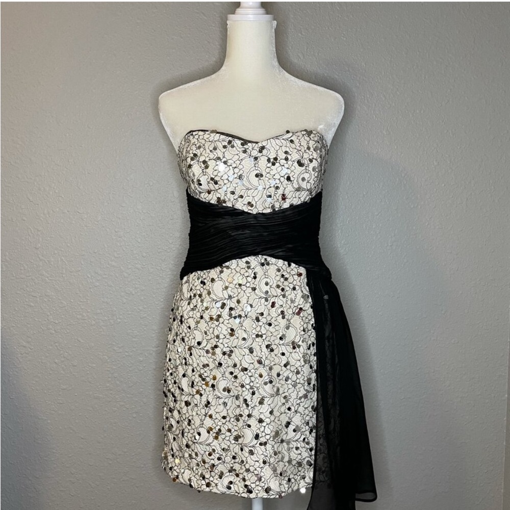 Elegant Black and White Strapless Dress